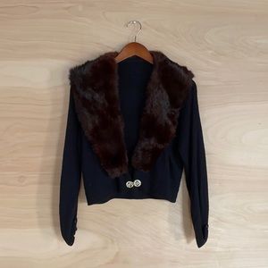 Cropped sweater with fur (real) / small